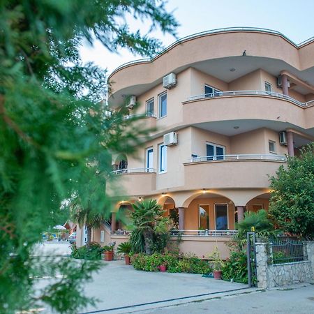 Apartments And Bungalow Casa Palma Ulcinj Zewnętrze zdjęcie