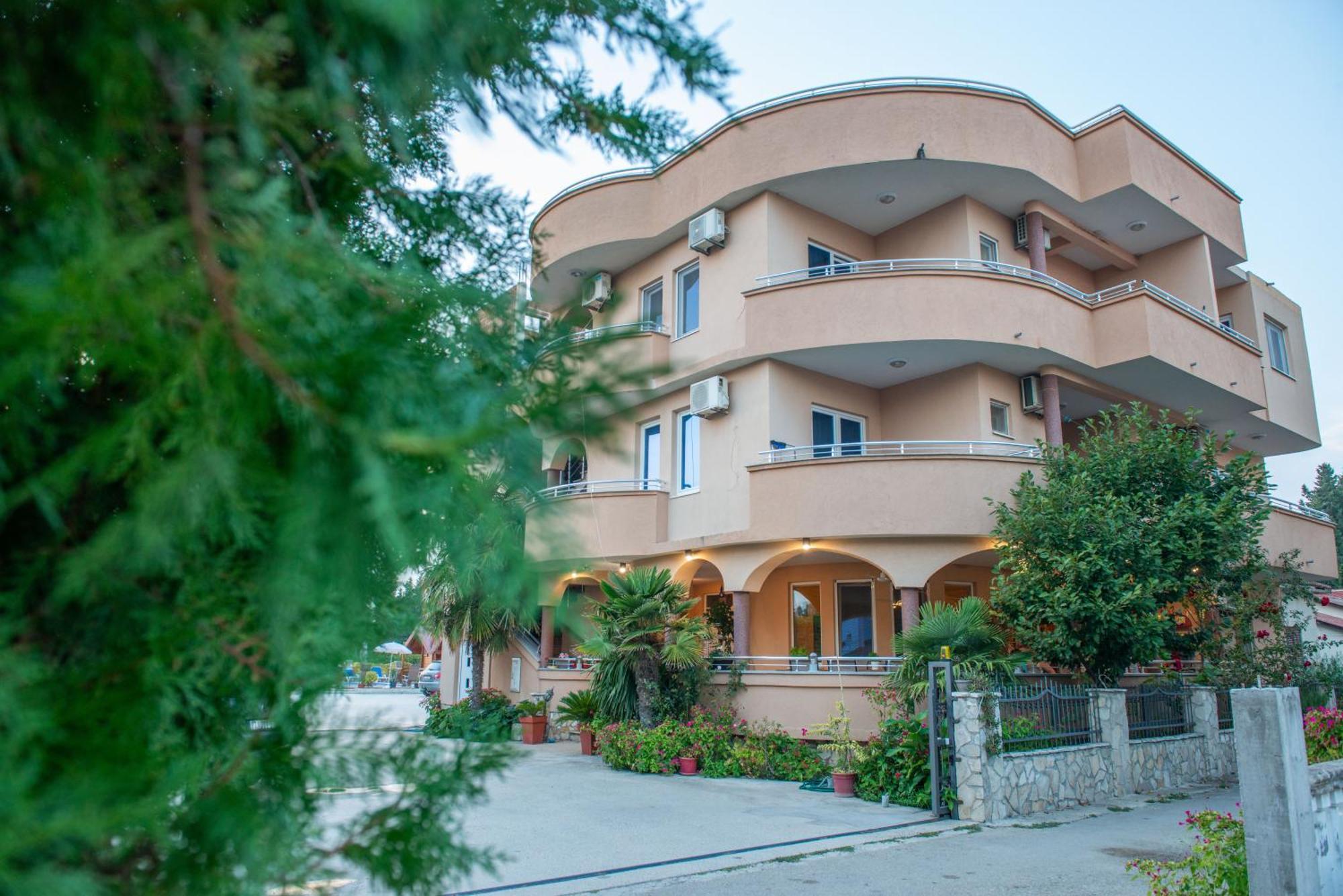 Apartments And Bungalow Casa Palma Ulcinj Zewnętrze zdjęcie